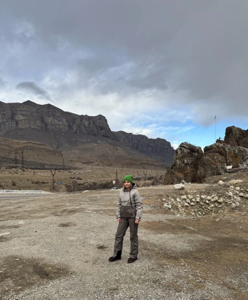 Хочу сказать большое спасибо Владимиру за потрясающую поездку на Эльбрус! 🫶 Мы посетили столько крутых локаций: