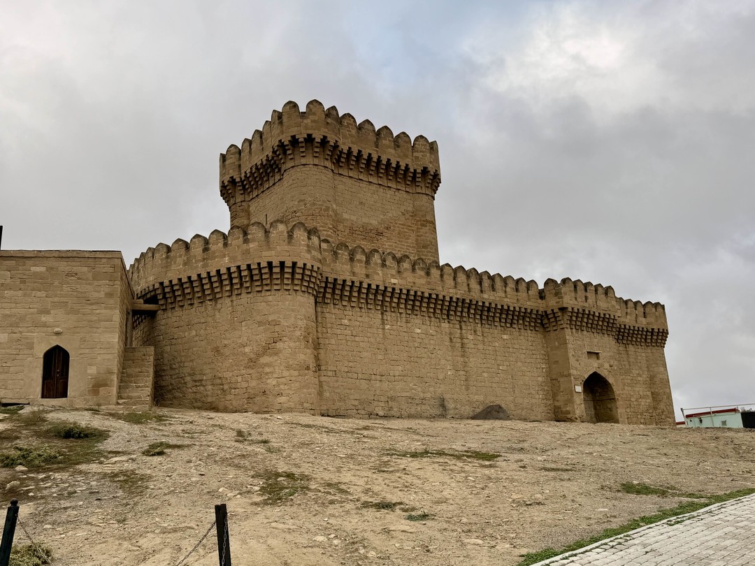 Бакинский Санторини, крепость Рамана, гора Янардаг и храм огня (Ольга)