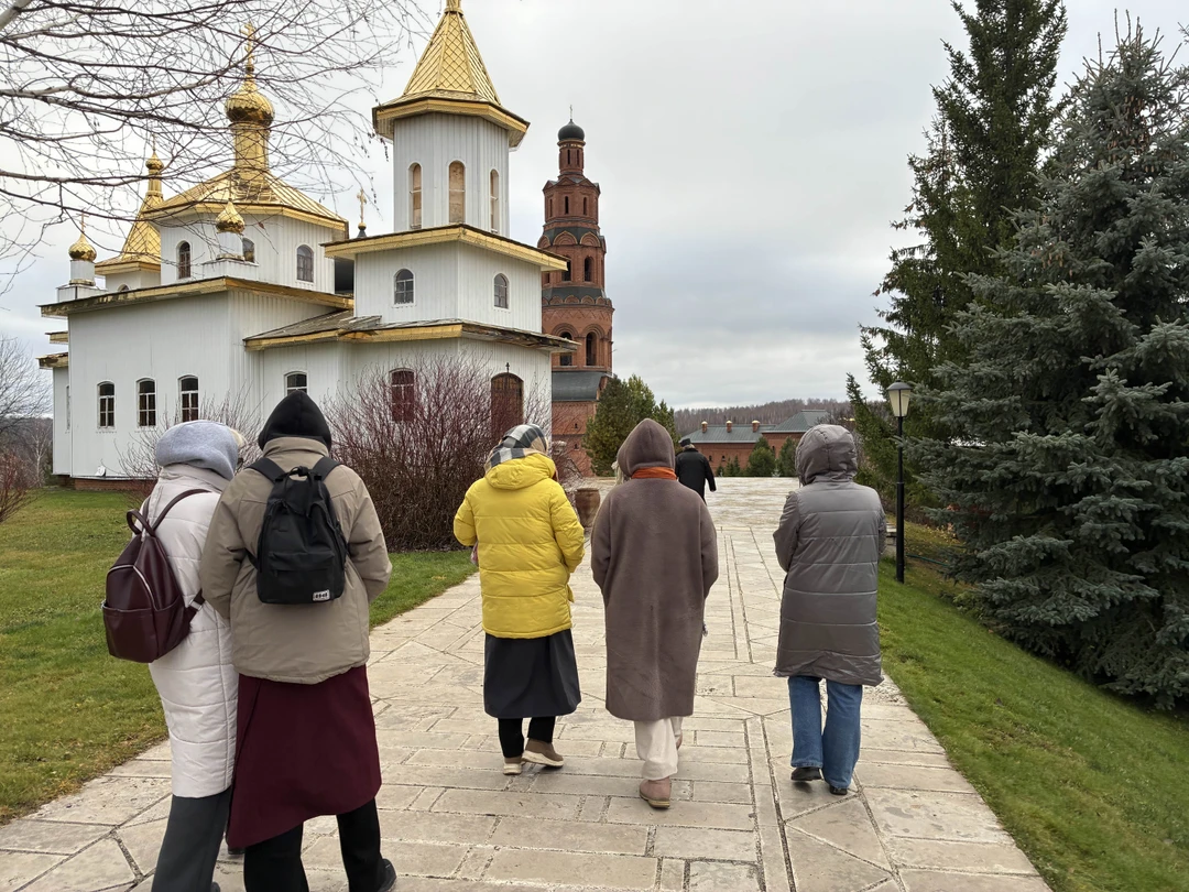 Огромная благодарность Ирине за потрясающую поездку! Экскурсия в монастырь «Святые Кустики» и на родник «Красный Ключ»