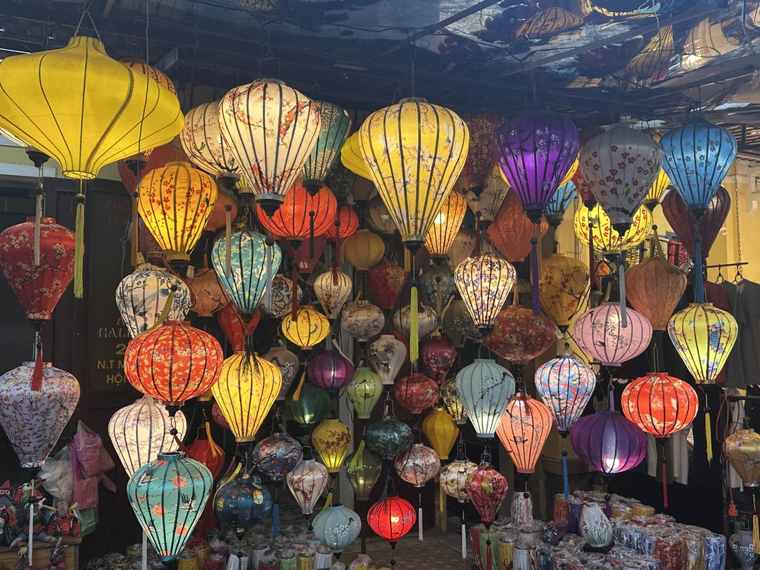 Отлично прогулялись по Данангу, и Хойану. Все понравилось;)