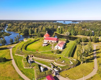 Крепость Карела-Кексгольм, дегустация иван-чая, водопады Ахвенкоски и парк «Рускеала»