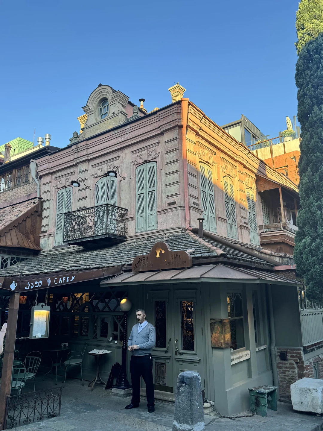 Экскурсия очень понравилась. Организовано на высшем уровне, все очень чётко, без задержек. Увидели много достопримечательностей. Побывали