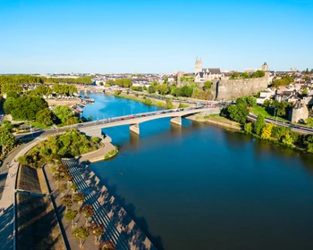 Свободное время в Анже или экскурсия в Мон-Сен-Мишель и Сен-Мало