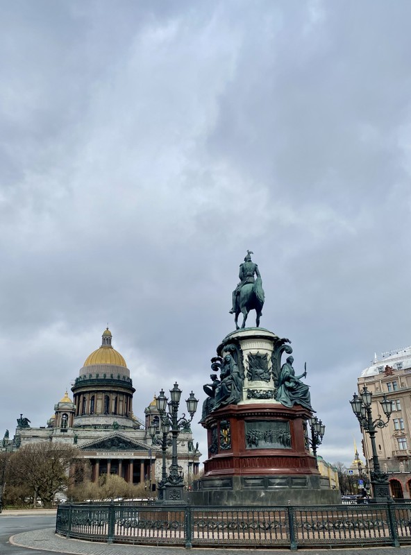 Вокруг Исаакиевского собора: от Николая I до Медного всадника