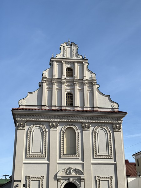 Побывали вместе с подругой на экскурсии. Экскурсовод Сергей прикольный (лучше прилагательное не подобрать). Сразу видно человек