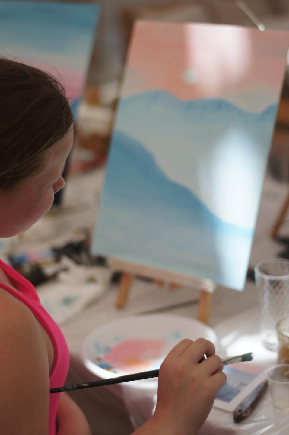 Большое спасибо Полине! Отлично организованный мастер-класс, дети счастливы, картины прекрасны! 👍🏻👍🏻👍🏻