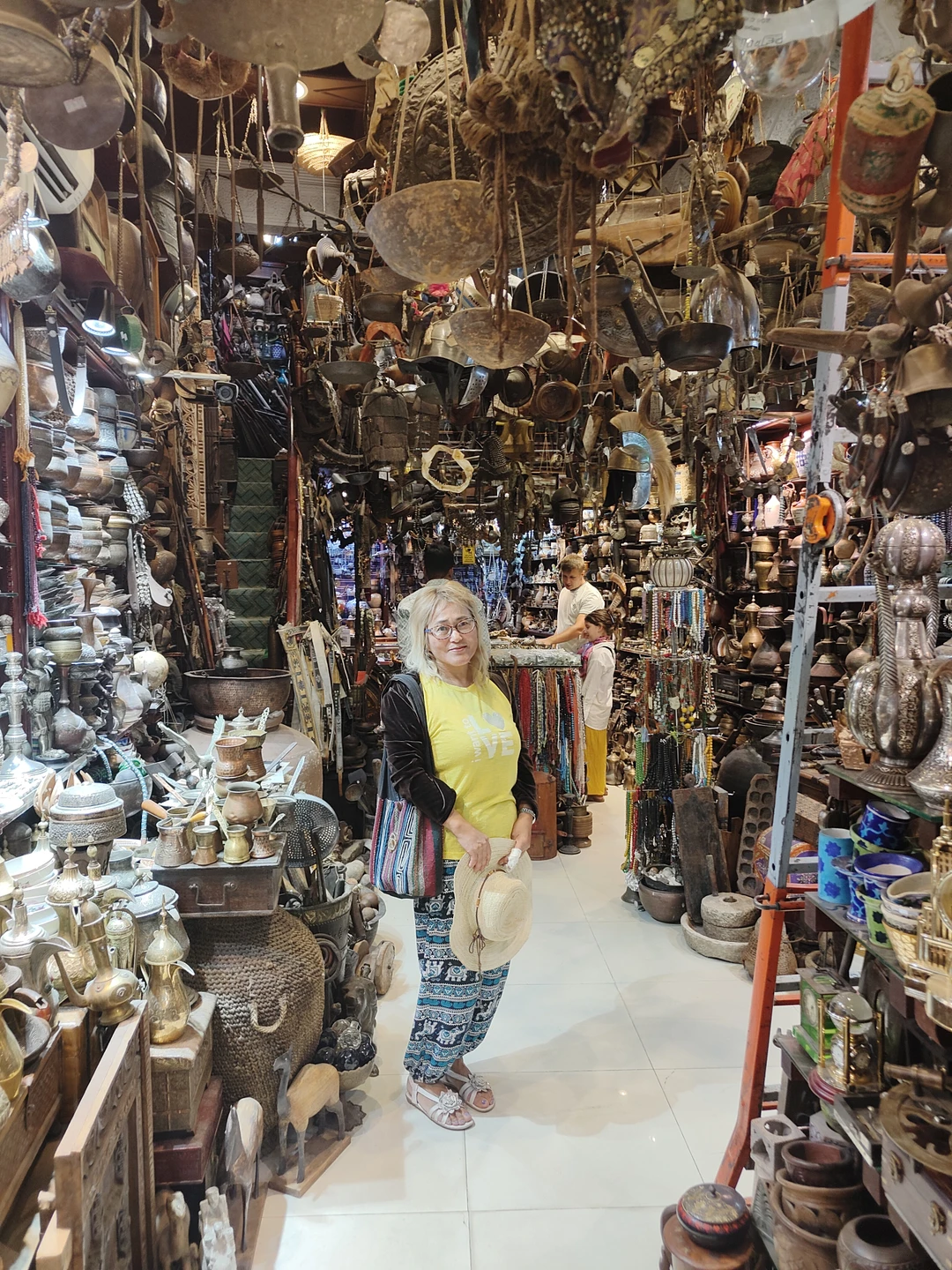 Обзорная экскурсия по Маскат у стала жемчужиной моего отдыха в Омане. Комфортабельный Мерседес возил нашу группу