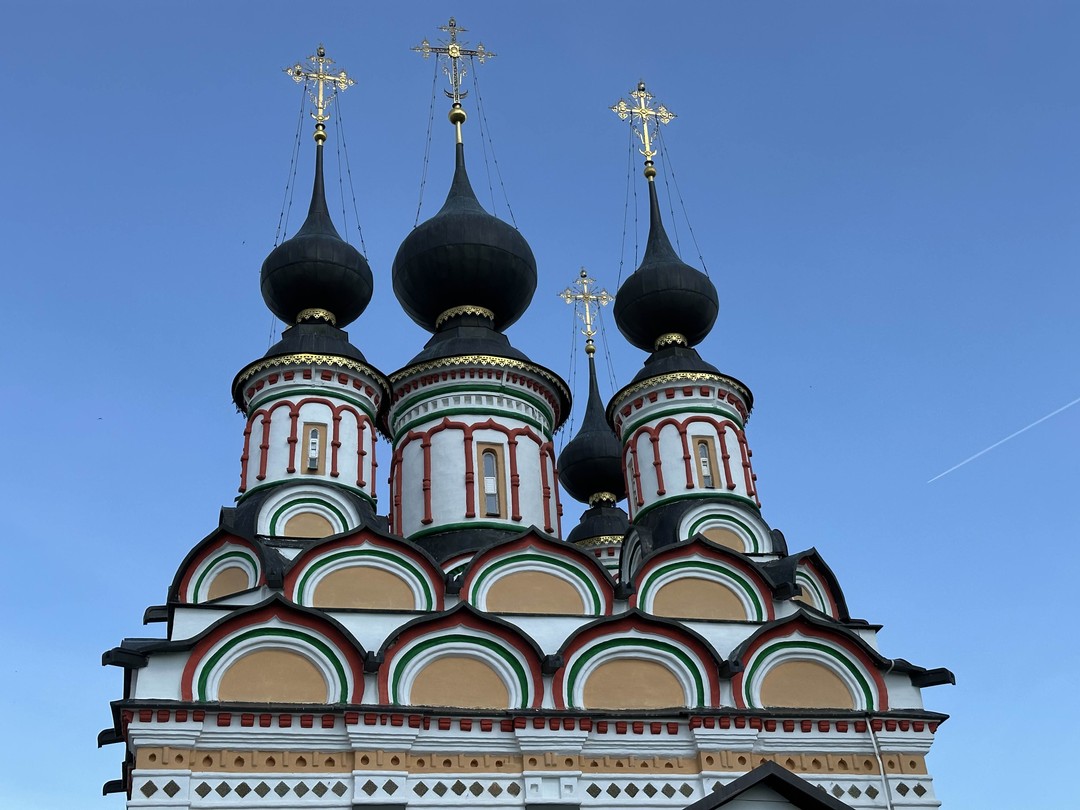 Хотим выразить огромную благодарность Евгению за увлекательную и познавательную экскурсию! Нам очень понравилось, как он подаёт