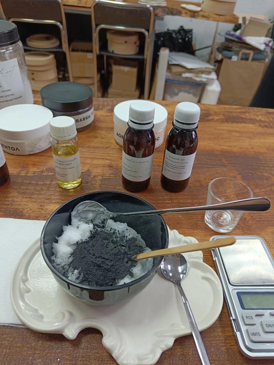 Решили с подругой посетить мастер-класс по созданию скраба. Всё прошло просто волшебно! Организатор - прекрасная девушка