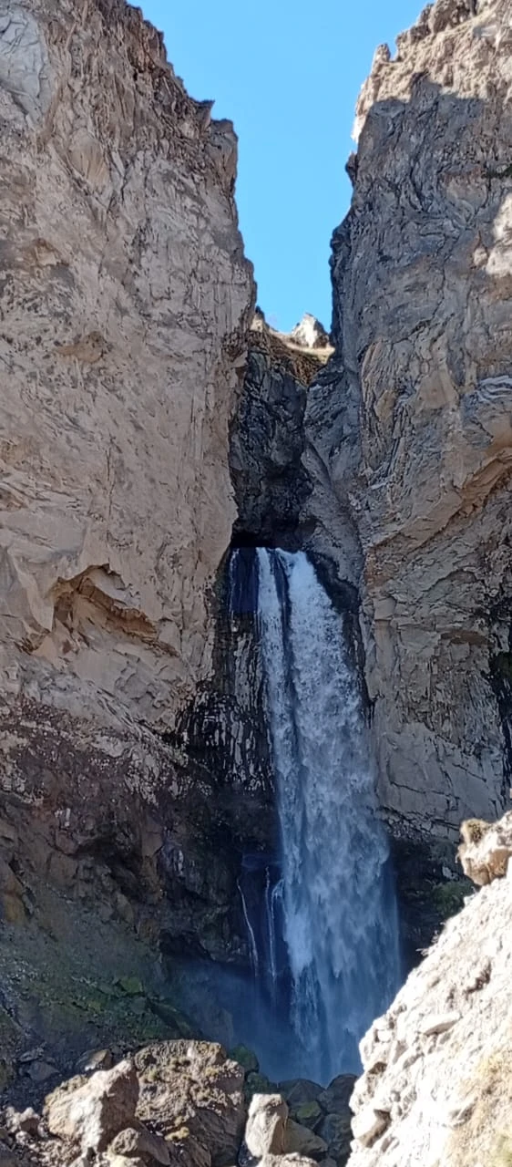 Путешествовали во второй половине октября. Инструктор - гид был у нас Анзор. Экскурсия очень понравилась. Было