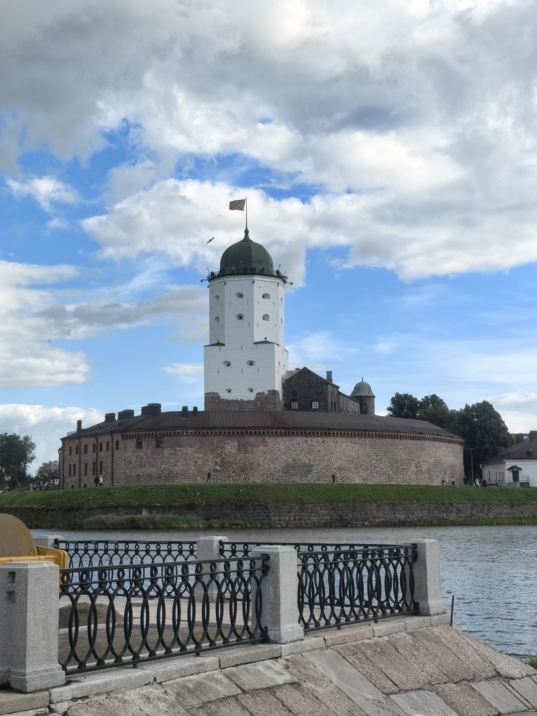 Однодневная экскурсия из Петербурга в Выборг на автобусе (Вера)