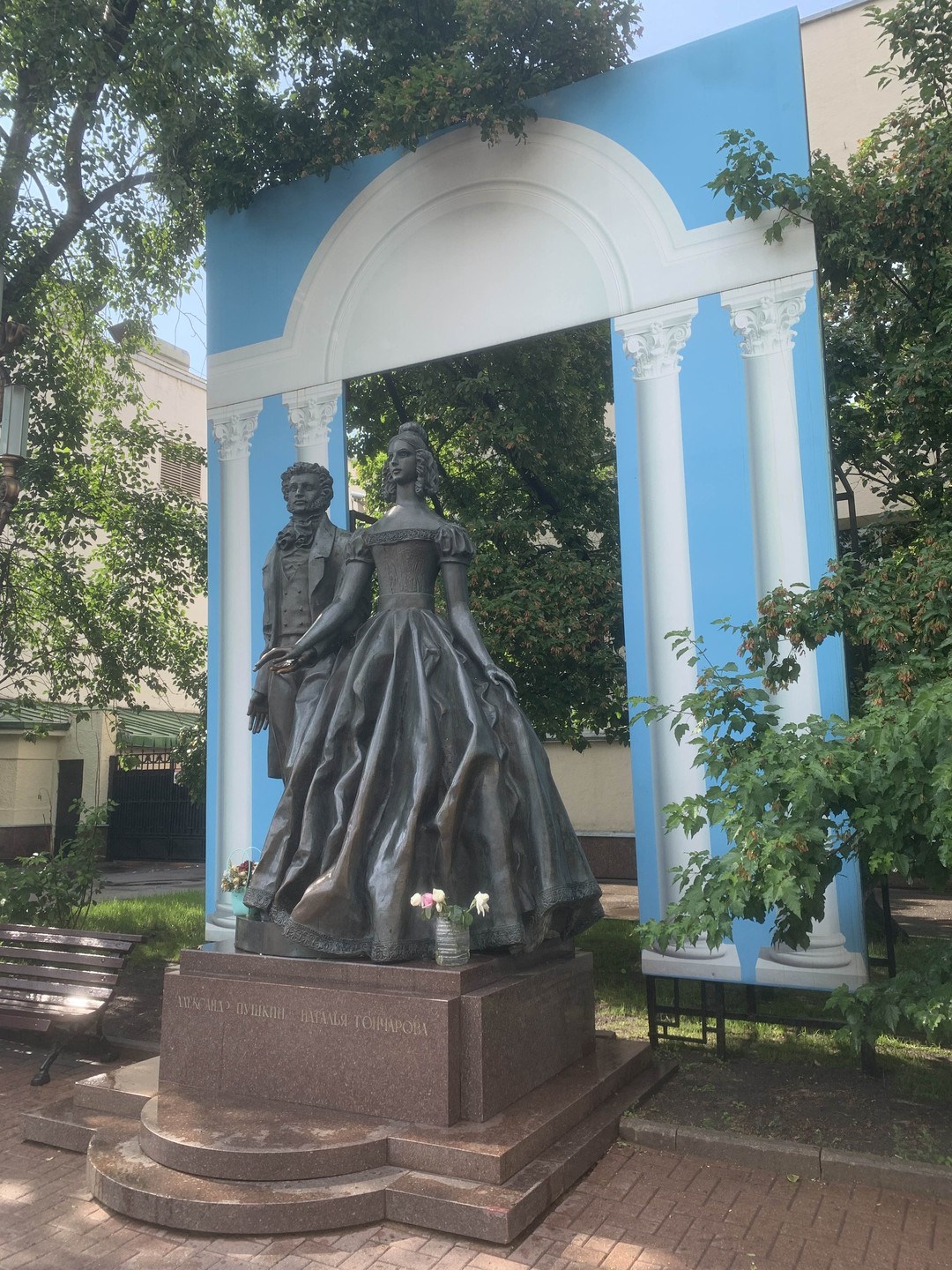 Все понравилось. Гид, очень интересно рассказывает, двигались не спеша, все успели. По пути зашли за отечественными духами.