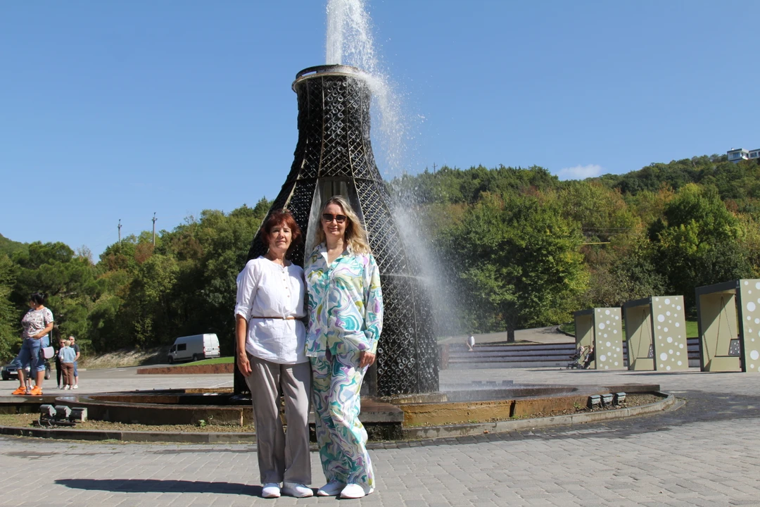 Отличная поездка, ездили вдвоём с мамой. Мария рассказала нам про город Новороссийск, были впечатлены его огромными