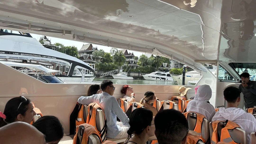 Добрый день, ездили на эту экскурсию, организация 150 балов, очень советую с такими профессионалами выезжать. Для