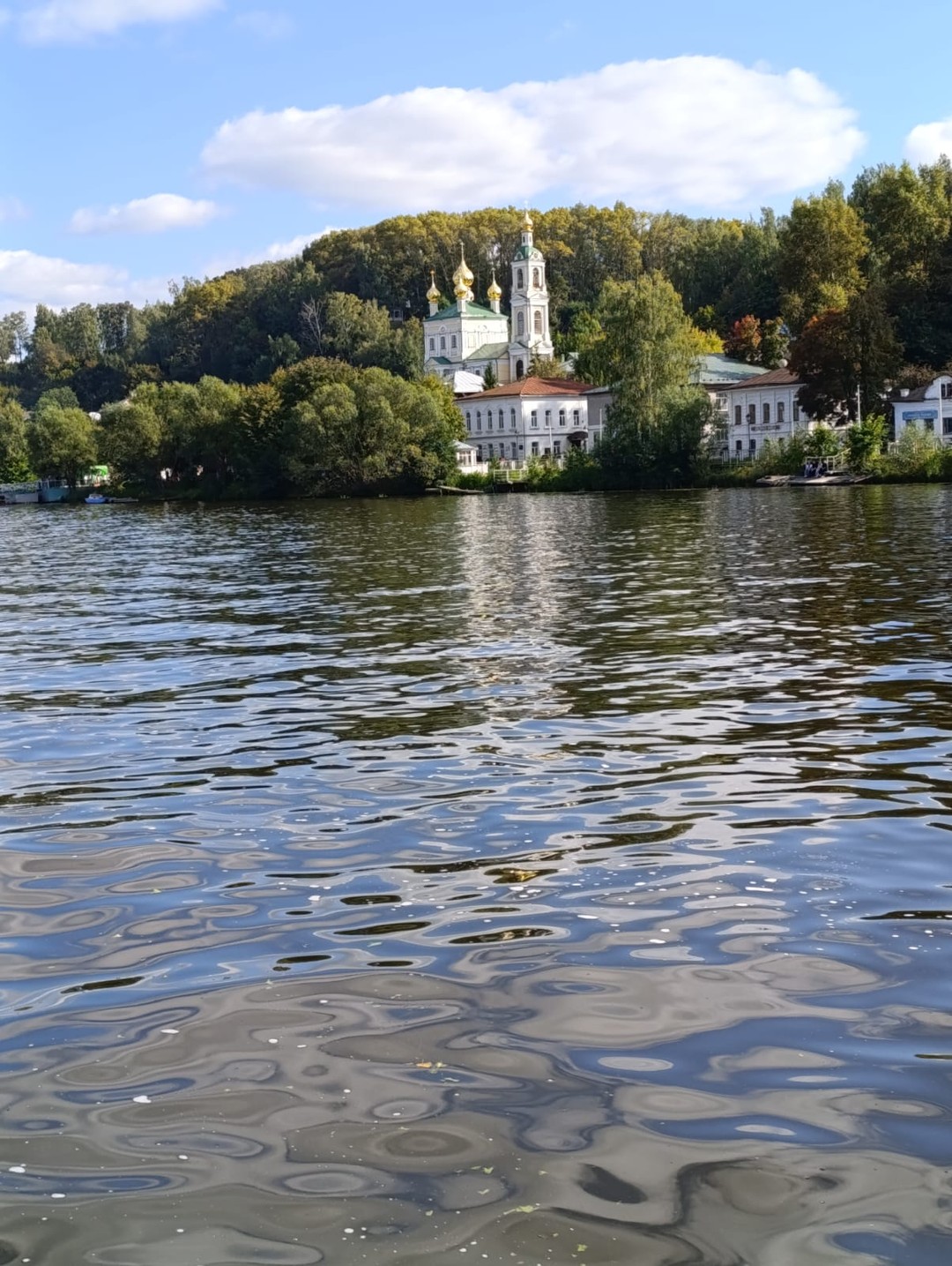 Плес был моей мечтой. И мы поехали. Что бы посмотреть город действительно хватит одной экскурсии с