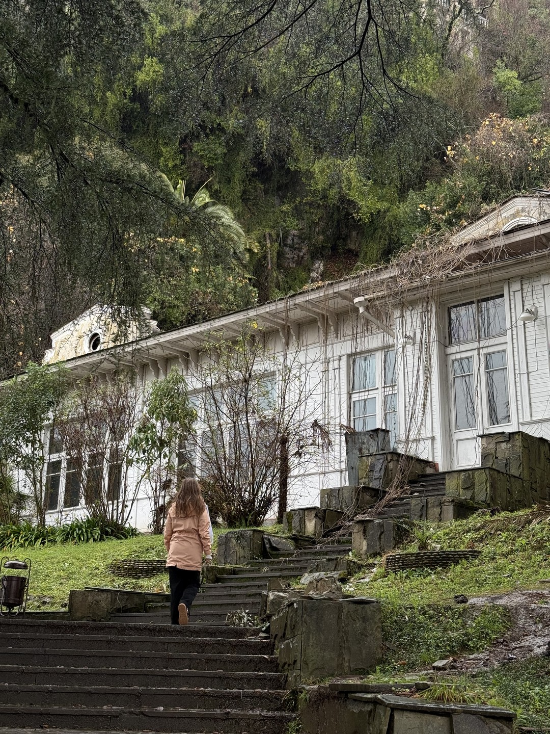 Это просто вау! Ездили в начале января) было холодновато и дождь! но это никак не испортило