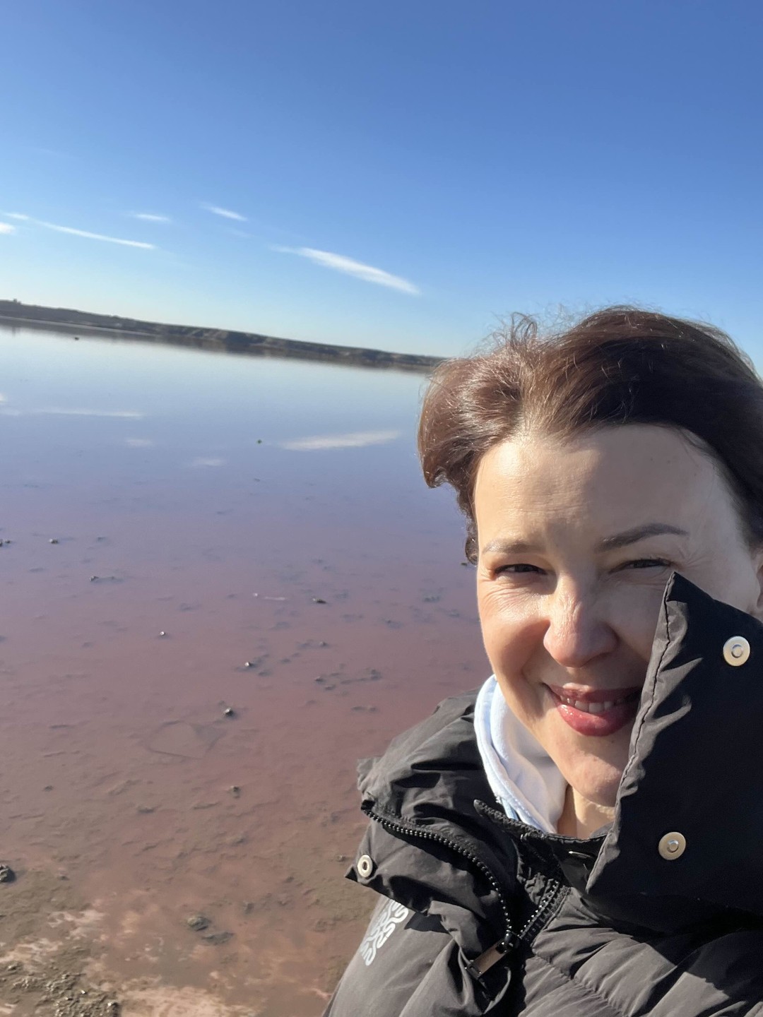 Гора Бешбармаг, «земляная радуга», розовое озеро и дегустация икры (Виктория)