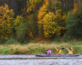 8 км по широкой Угре, баня и вечер в деревне