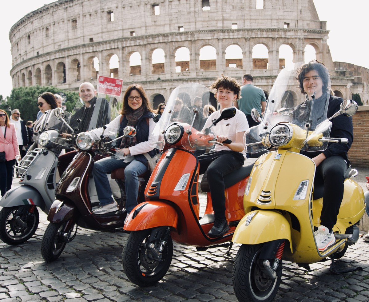 Фото 1 - Экскурсия: "Увидеть Рим за 2 часа? Да, на Vespa!"