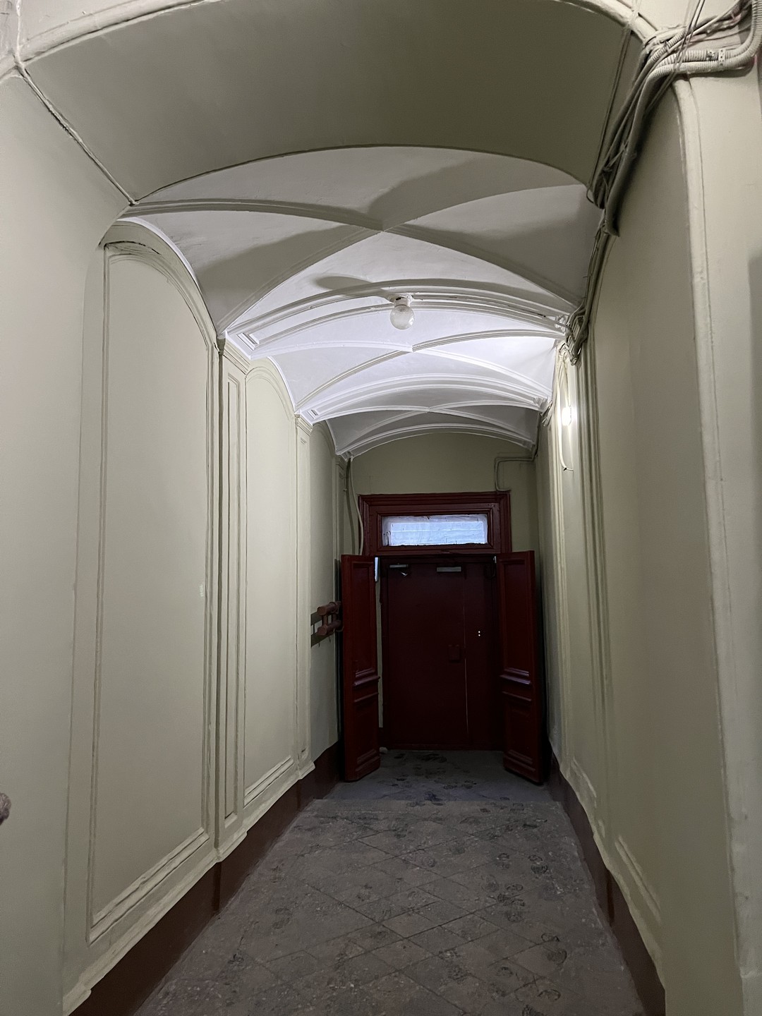 Секреты Петроградской стороны: дворы-колодцы, парадные и доходные дома (Юлия)