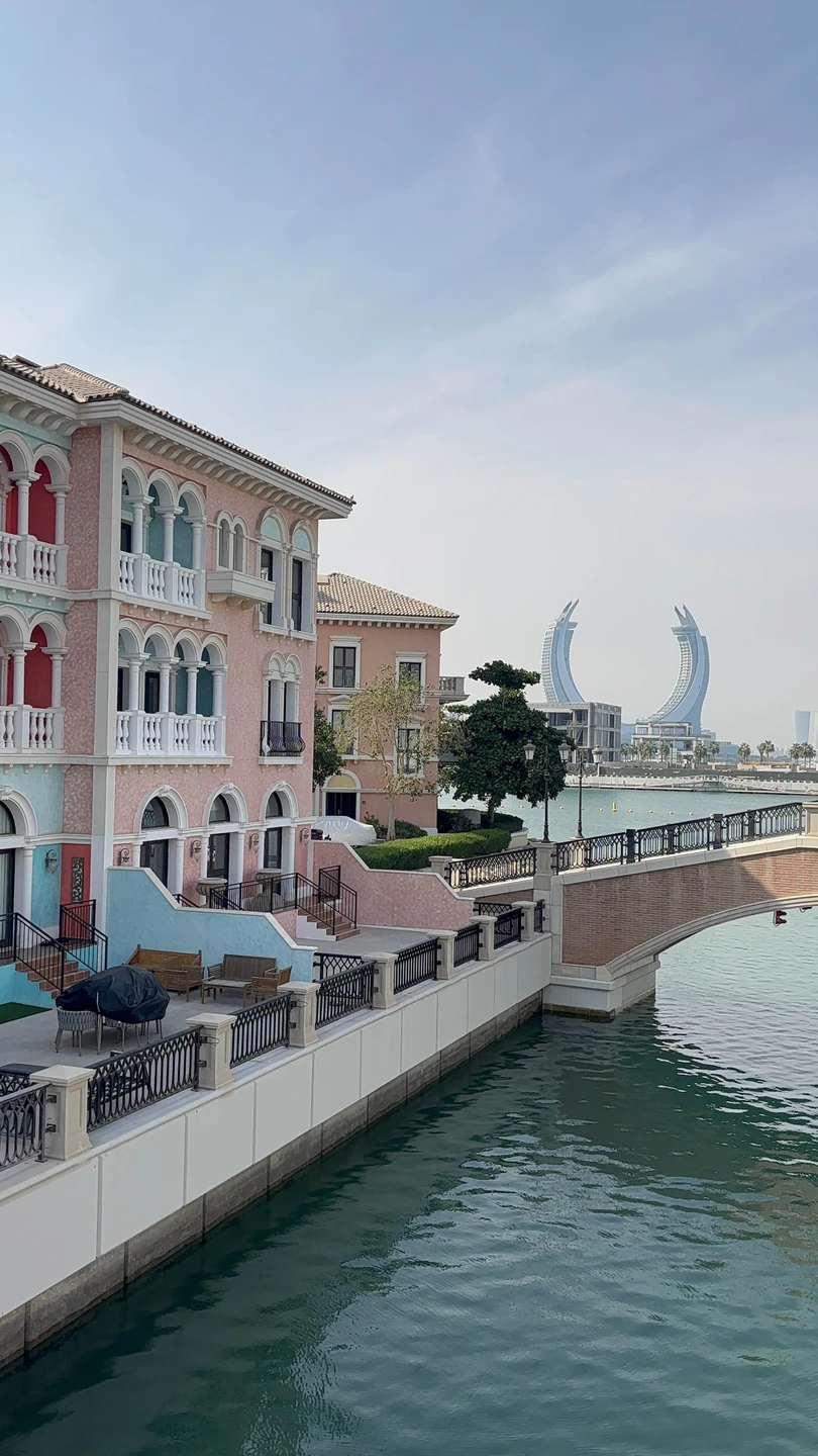 Добрый день, бронировали индивидуальную экскурсию по Катару на 3 семьи. Нашим гидом была Дарья. Учитывая, что