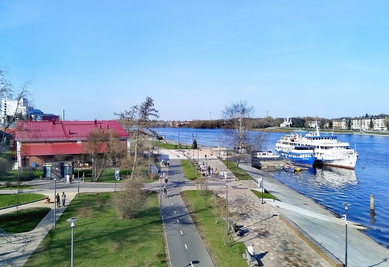 По старинным и новым улочкам Великого Новгорода