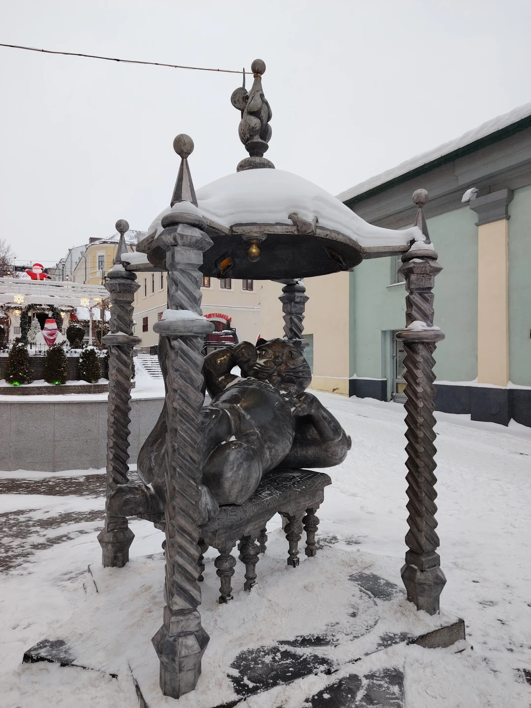 Несмотря на неприятную погоду, экскурсия прошла отлично. Екатерина очень увлекательно рассказывает, и информация интересная. Я узнала