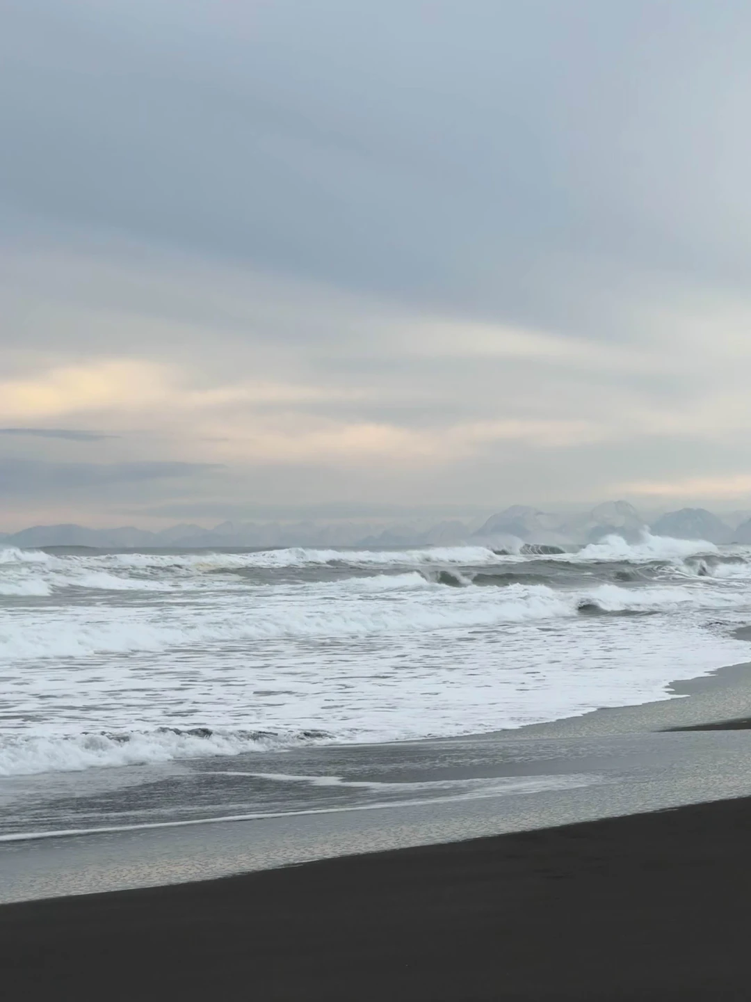 Хочу сказать огромное спасибо за потрясающую экскурсию по самым живописным уголкам Камчатки! Мишенная сопка, скалы Три