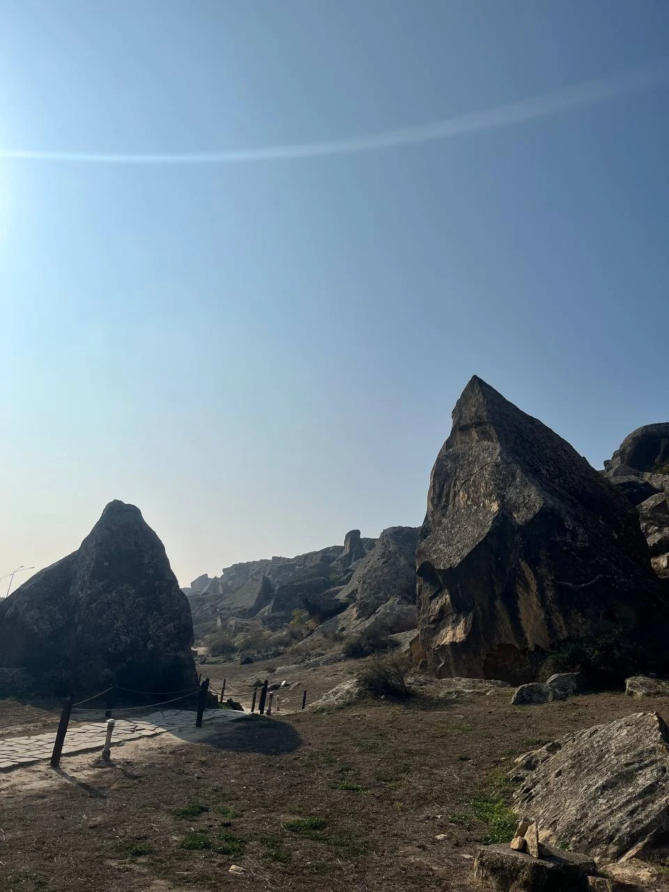 Ездили с Огузом в Гобустан, Храм Огня, Огненную гору, Грязевые вулканы