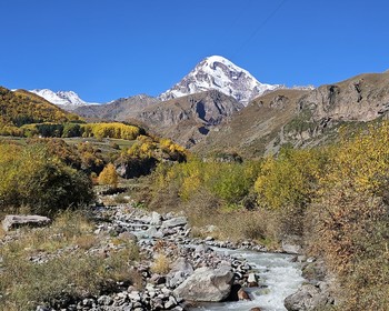 Жинвальское водохранилище, Ананури, Гудаури, Арка Дружбы, Дарьяльское ущелье, Степанцминда и церковь Гергети