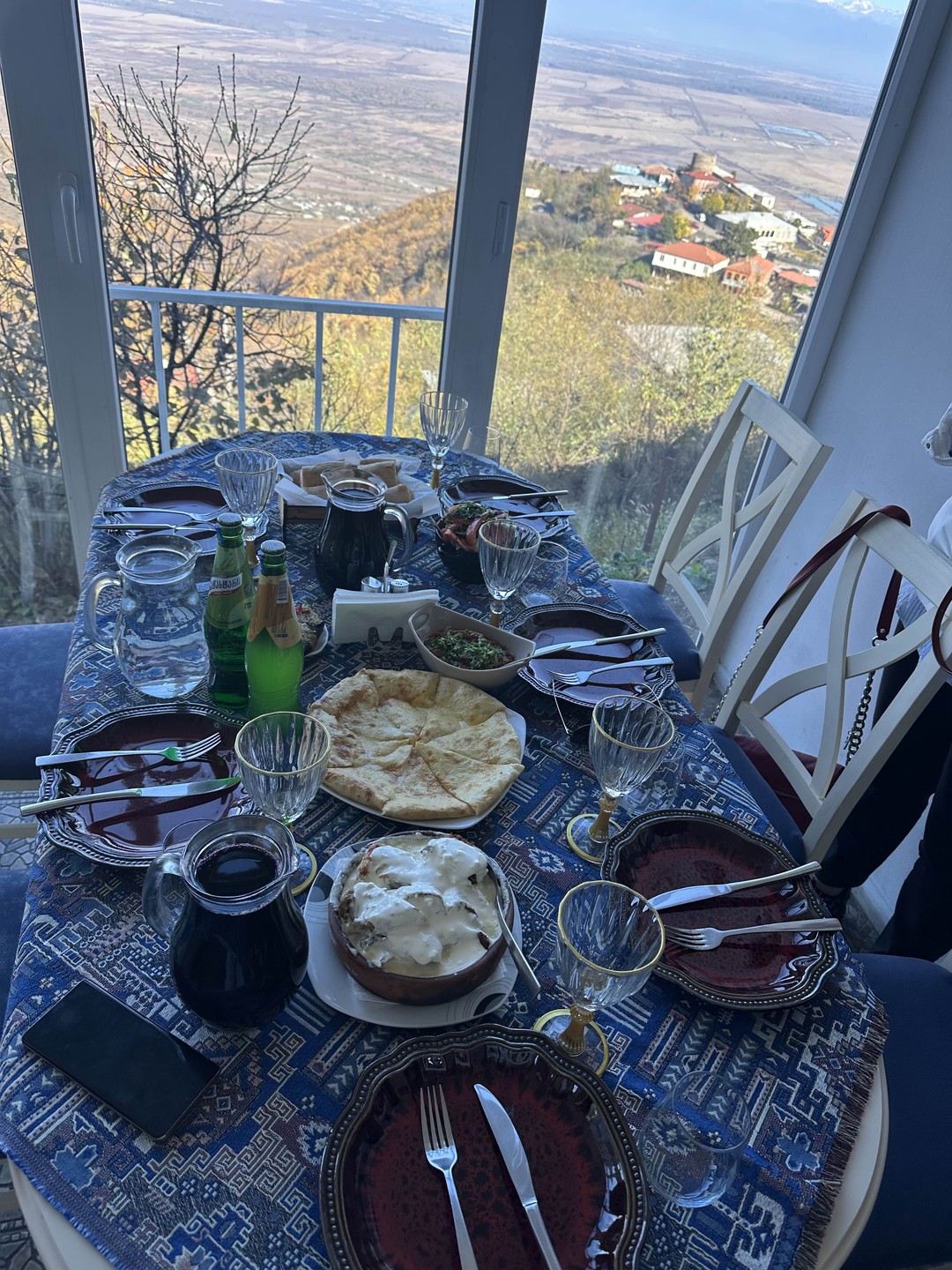 Эта экскурсия в Кахетию прошла замечательно. Майя прекрасный экскурсовод, человек, организатор. Очень много узнали интересного про