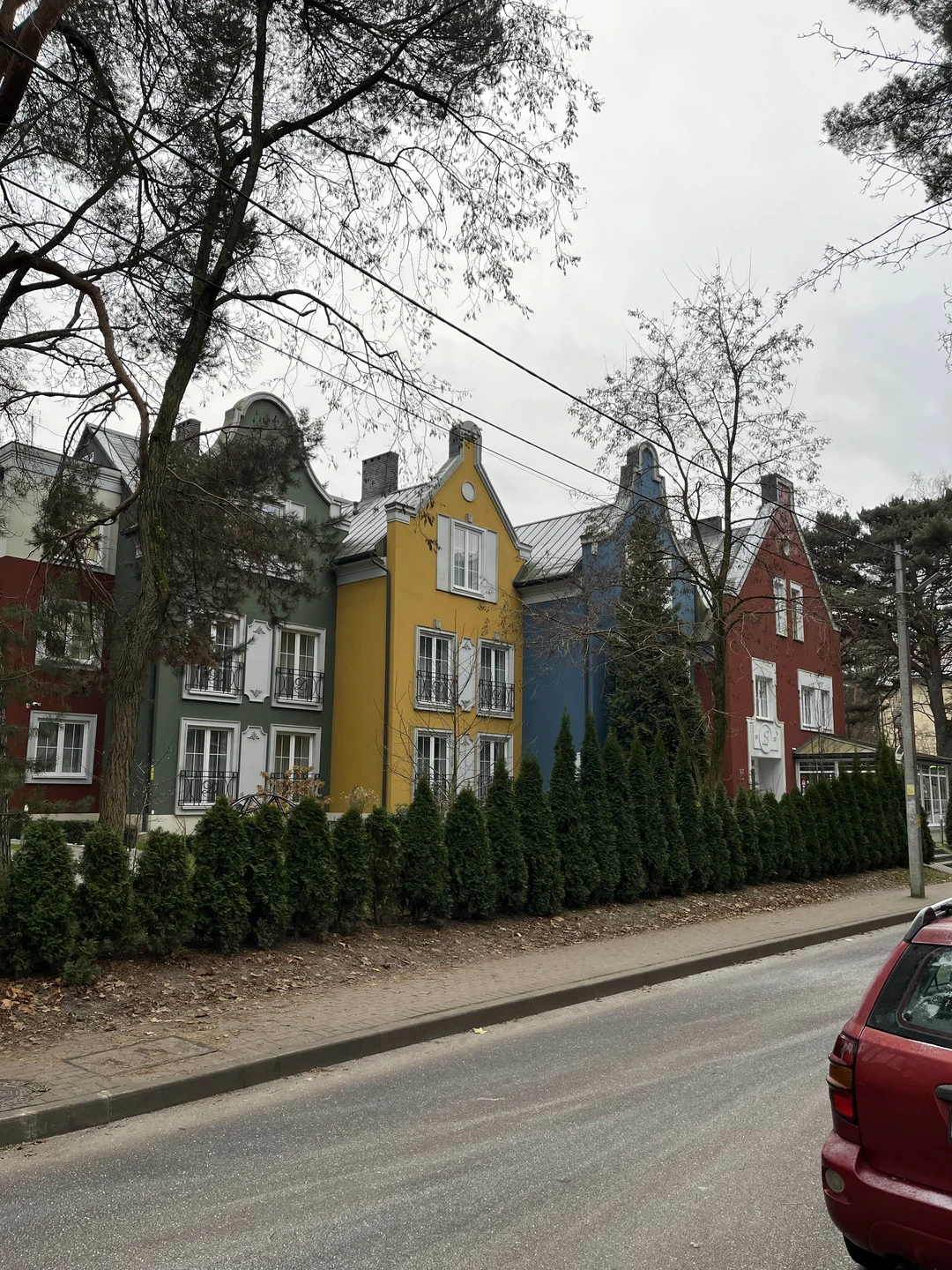 Это была удивительная поездка. Евгений нашел к каждому подход. Эрудированный, с чувством юмора, хорошо знает историю