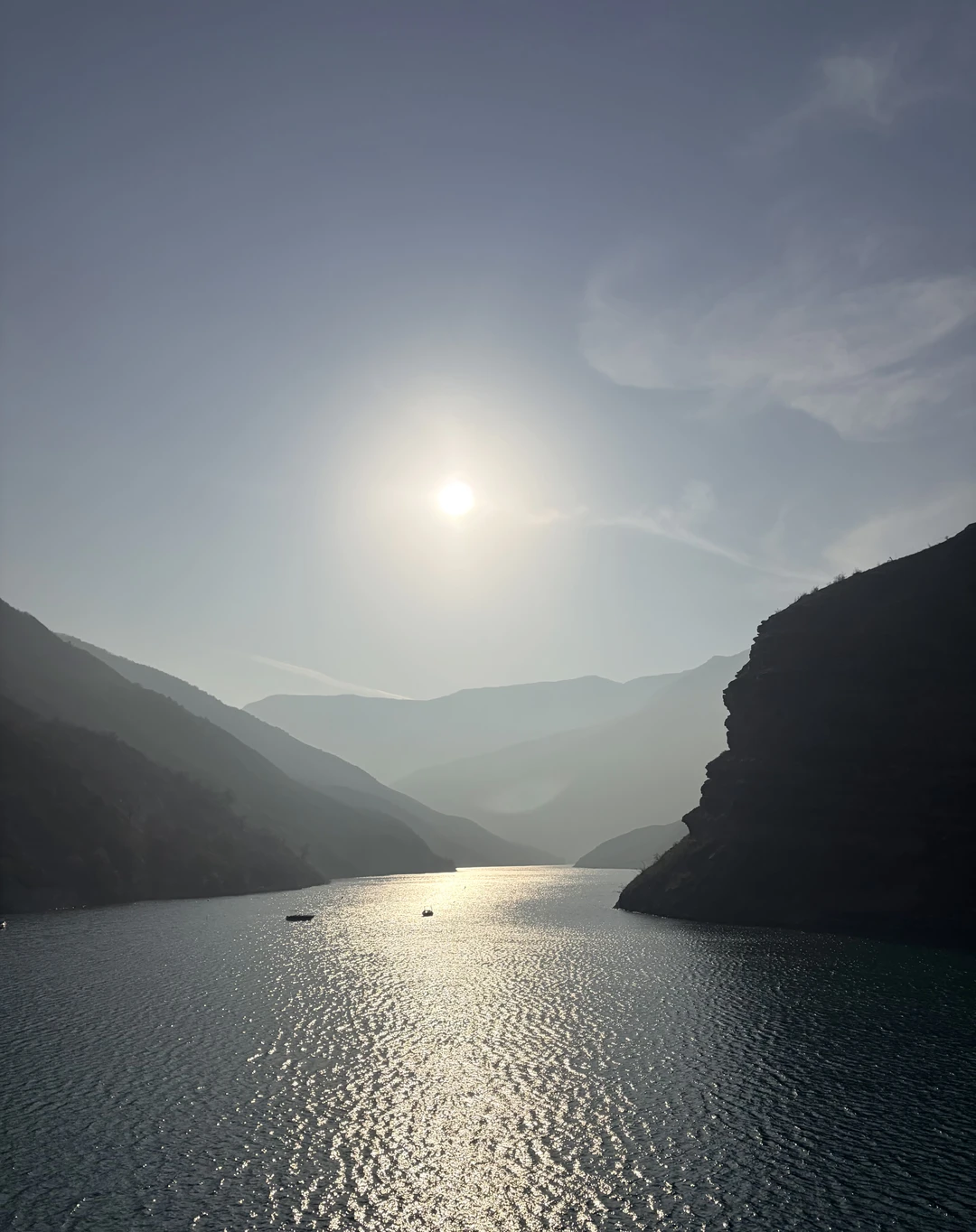 Путешествуем по Дагестану впервые. Благодаря Михаилу мы увидели Дагестан загадочным, непредсказуемым, современным и в то же