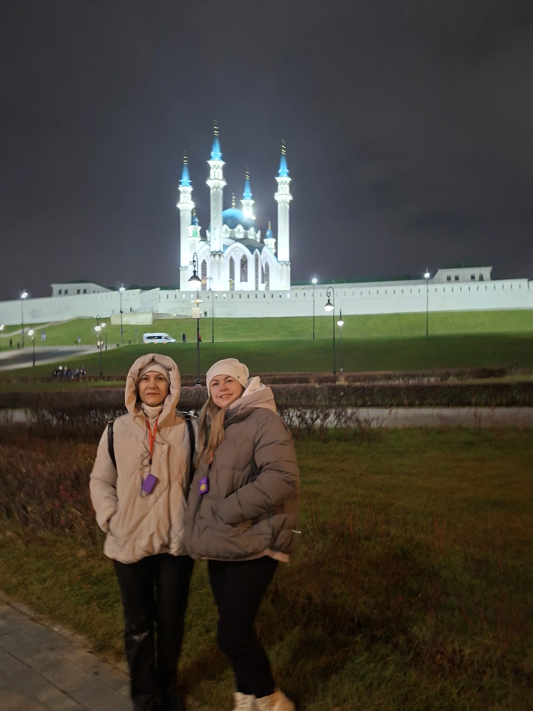 Мы с сестрой прилетели из Республики Бурятии города Улан-Удэ