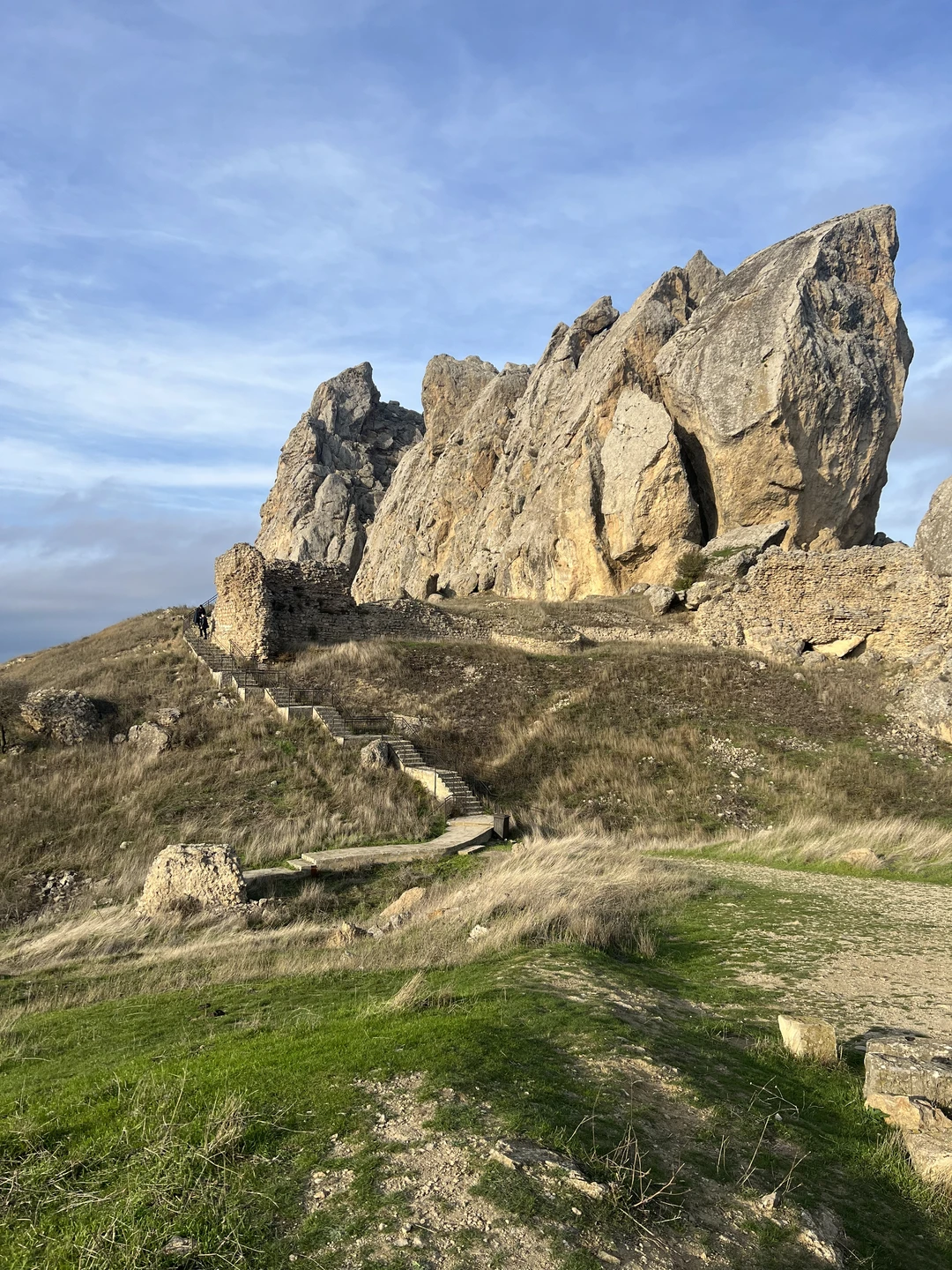 Яркое, красочное путешествие по природным красотам Азербайджана! Совсем не утомительно, дарит массу положительных эмоций, теплота приема