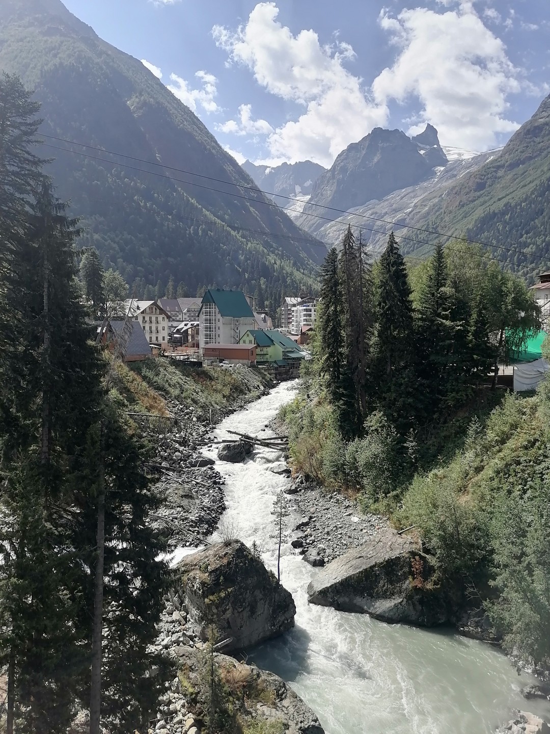 Прилетели в Минеральные Воды далее поехали в Пятигорск. Маршрут планировал заранее. Домбай очень красивое, живописное место.