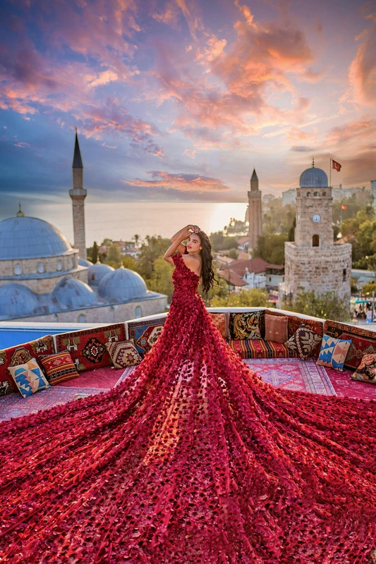 Фотосессия в летящих платьях в Анталье