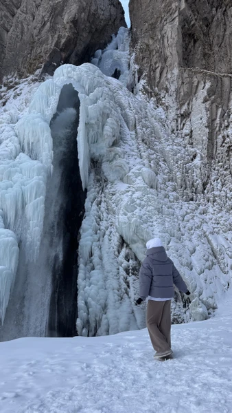 Только приятные впечатления! Благодарим Умара за прекрасную поездку. Накормил, чаем напоил, шапку дал, фото сделал! Что может быть лучше?)
