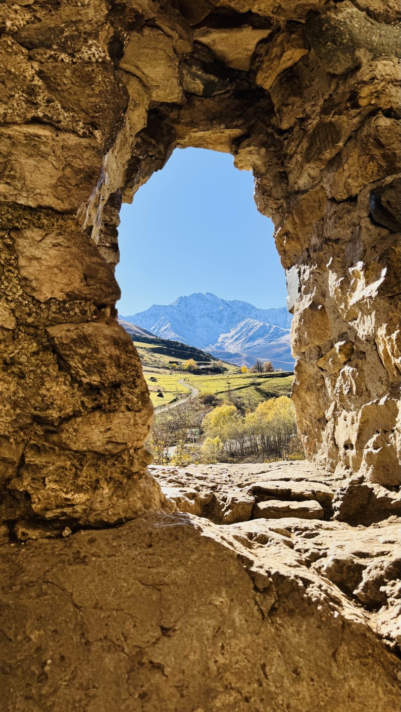 Было очень интересно и познавательно. Посетили много мест, вкусно поели, веселились и отдыхали. Спасибо Олегу.
