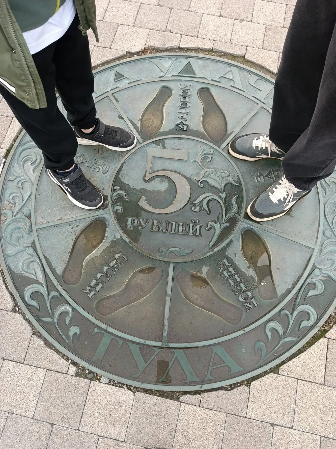 Потрясающая экскурсия!!! Гидом была у нас Оксана Васильевна. Детям(9 и 13 лет)очень понравилась экскурсия. Оксана Васильевна