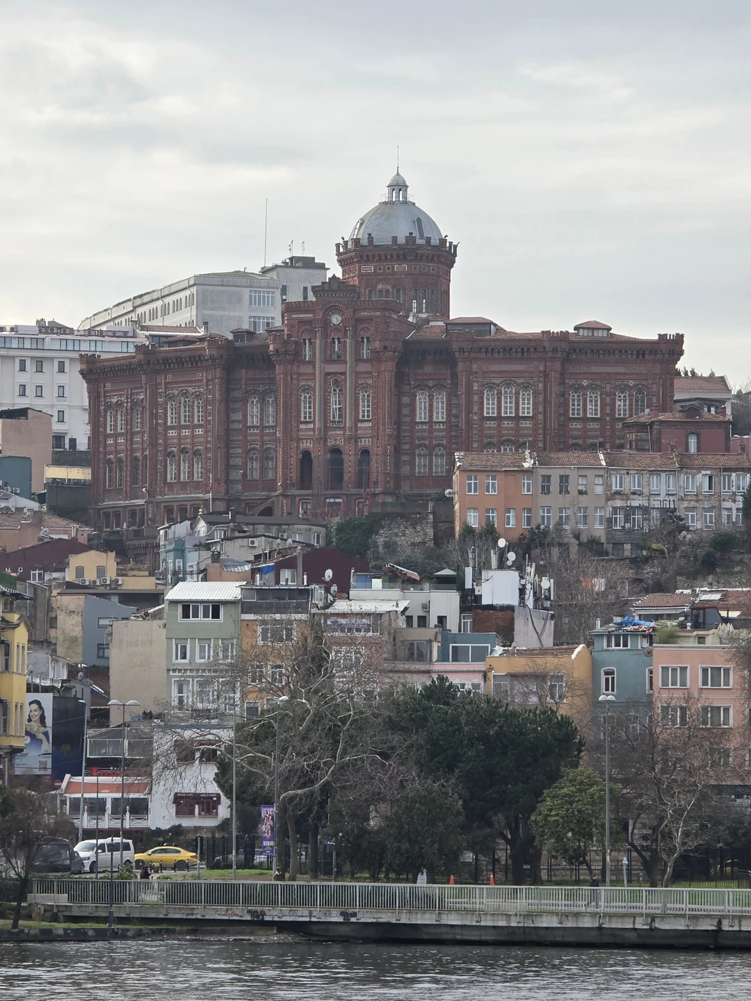 Мы увидели Истамбул с воды и с высоты, и город масштабно, красиво и неожиданно открылся. Маршрут