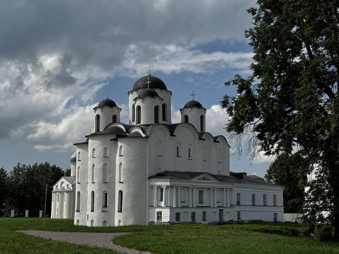Два центра Великого Новгорода: кремль и Ярославово дворище в мини-группе (Павлова)