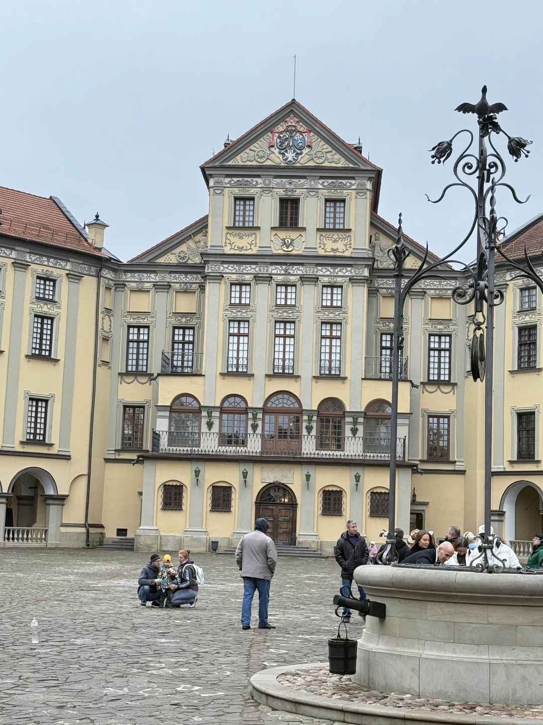 За один день увидели пять замков. Большое спасибо экскурсоводу Ивану за отлично организованную экскурсию. Было очень