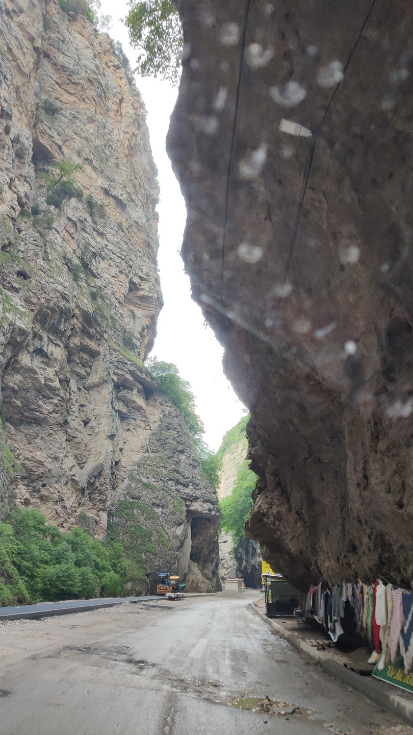 Поездка очень понравилась. Хороший маршрут, много шикарных локаций, авто удобное, чистое. Останавливались в хороших и вкусных