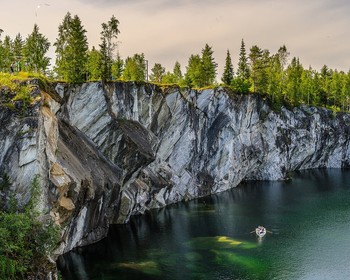 Водопады Ахвенкоски, «Рускеала»