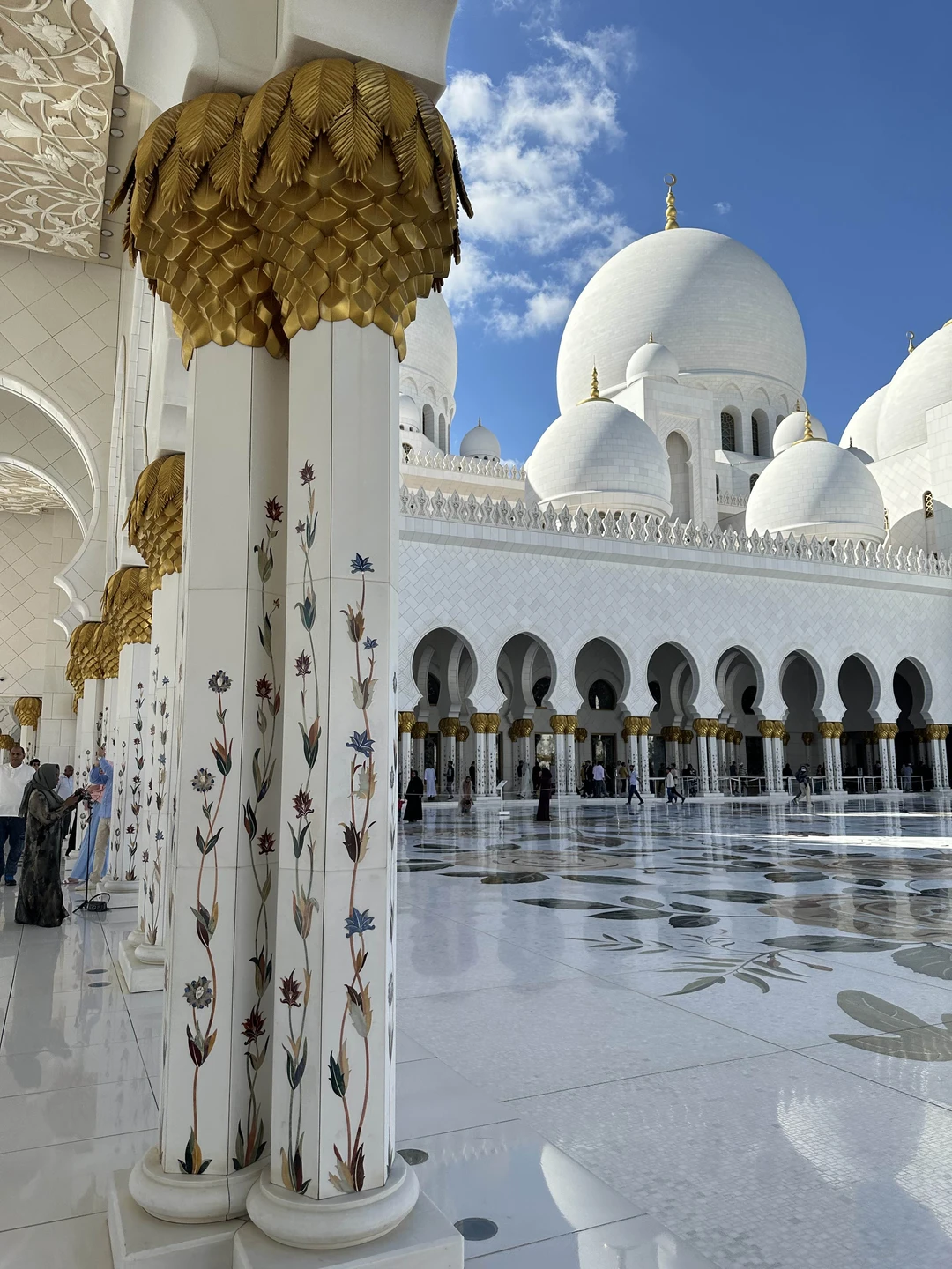 Благодарим Умара за организацию и Хасана за проведение интересной, насыщенной экскурсии. Хасан гибко выстроил маршрут под