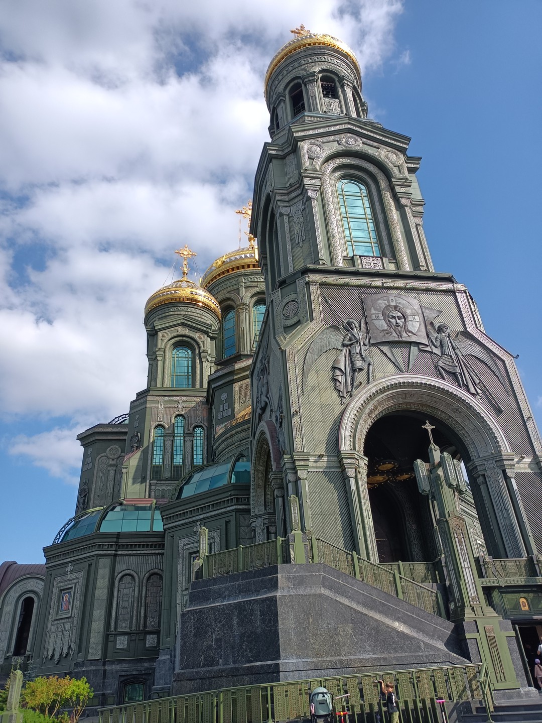 Экскурсия из Москвы в парк «Патриот» и храм Вооружённых сил (Елена)