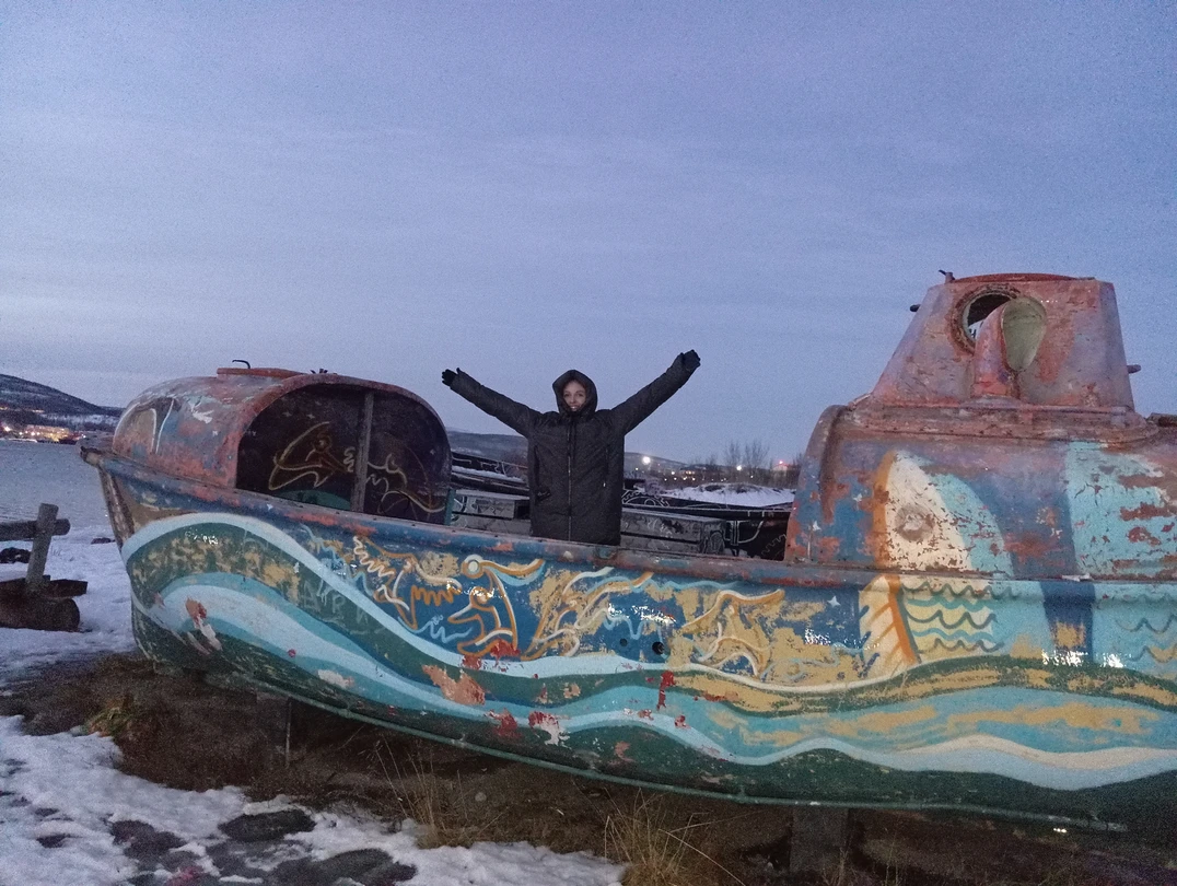 1 декабря Александр встретил нас с аэропорту и провёл обзорную экскурсию по Мурманску. Всё было очень