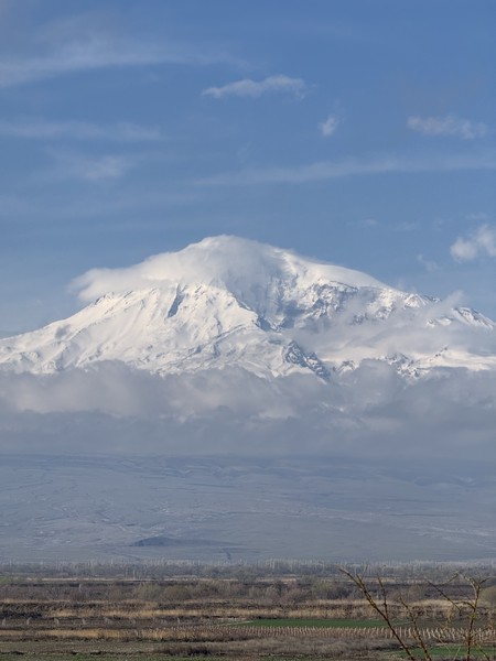 Хор Вирап потрясающий вид на Арарат, спуск в яму (не клаустрофобно, но атмосферно)