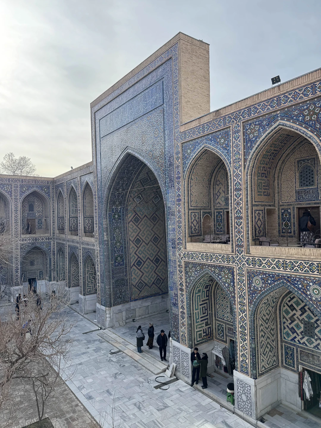 Спасибо за замечательную экскурсию, у нас была экскурсовод Фарида (могу ошибаться в имени у меня с этим проблема)